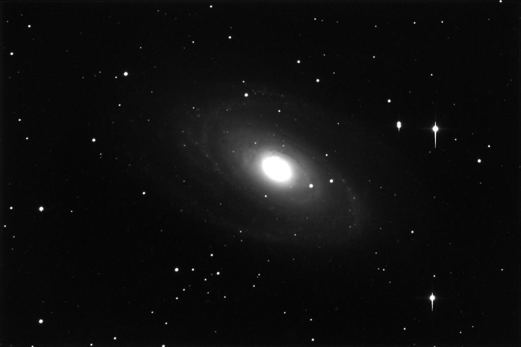 Messier 81. 600 seconds of exposure, unguided, with the PW17 unit
