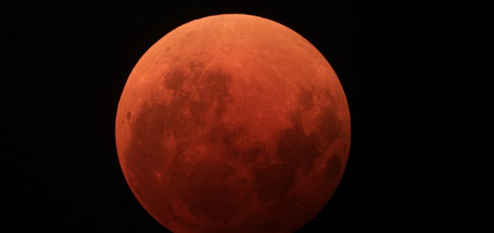 The "grandeur " of the totality, in the very moment of the greatest eclipse. The long awaited instant. Image by John Johnson, shared live via The Virtual Telescope Project