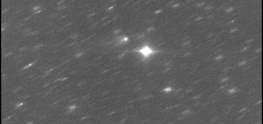 Comet C/2011 J2 Linear with its fragment: 20 Oct. 2014