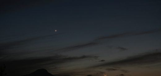 Venus, Mercury and a very young Moon (from the upper left to bottom right). 15 April 2010. 18.15 UT