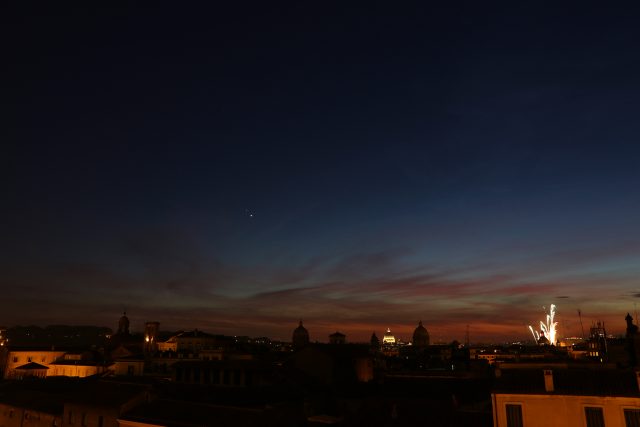 Venus, Jupiter and fireworks celebrating Peter and Paul, patron Saints of Rome: 29 June 2015