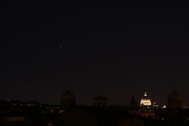 Venus, Jupiter and S. Peter from Capitoline Hill in Rome: 01 July 2015
