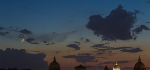 The Moon and Mercury above the western horizon, with the St. Peter's Dome on the right.