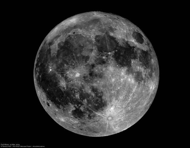 The full Moon seen through a telescope - La Luna Piena osservata al telescopio
