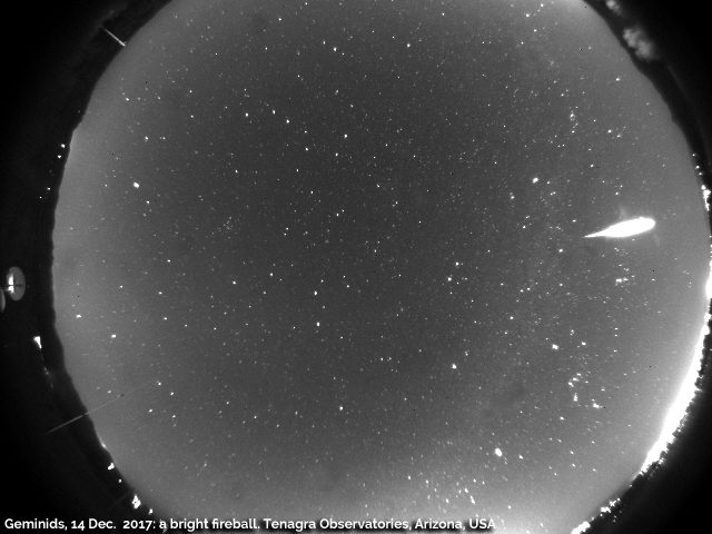 A very bright fireball captured on 14 Dec. 2017 at 11:09 UT above Tenagra Observatories