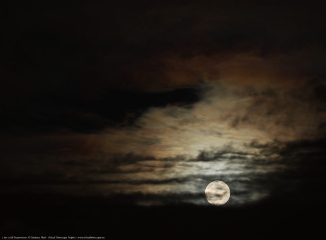 The 1 Jan. 2018 New Year's Supermoon was playing with clouds
