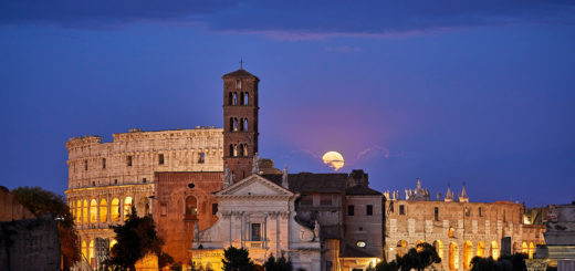 The Full Moon rises above the Colosseum at sunset - 26 Aug. 2018