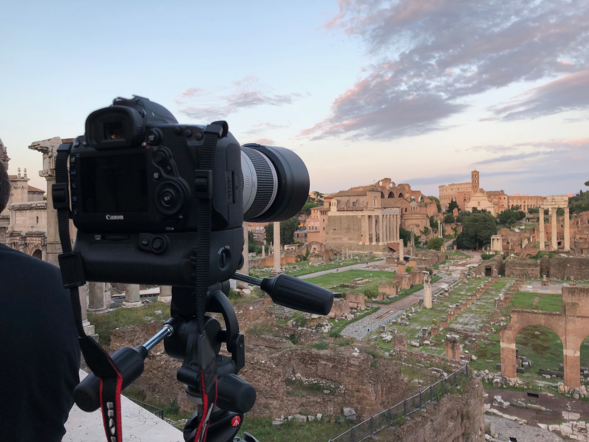 Setup ready to go! On the background, the Roman Forum and the Colosseum