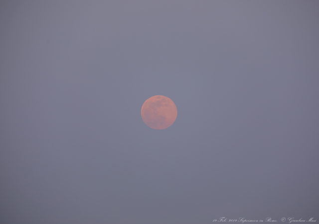 Supermoon close-up: the red hue due to our atmosphere is very evident - 19 Feb. 2019