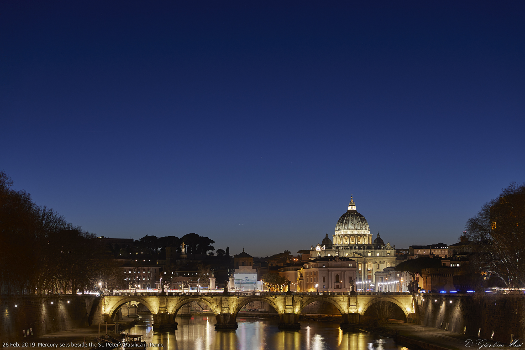 Planet Mercury slowly sets in Rome beside St. Peter's Basilica - 28 Feb. 2019