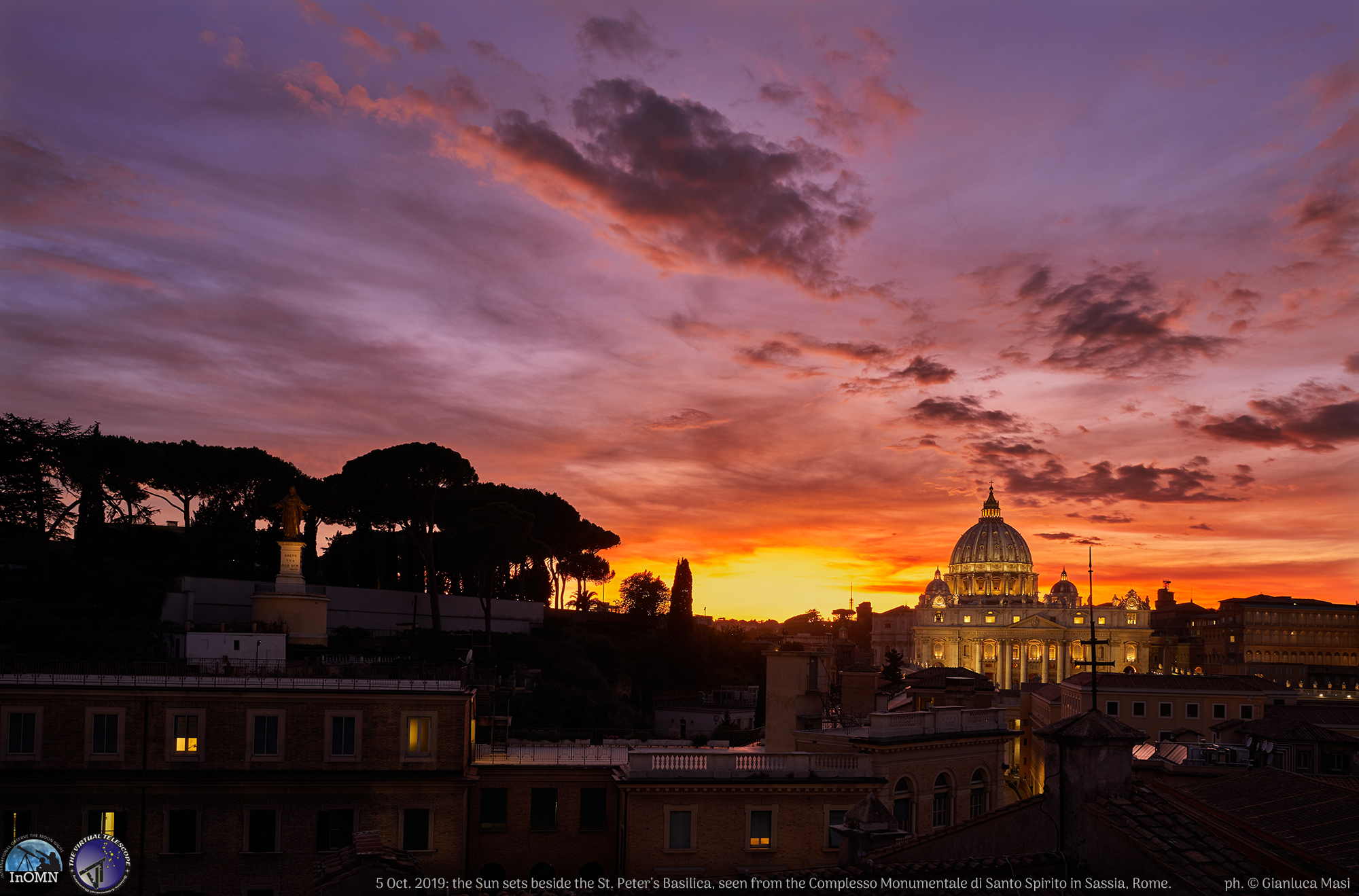 The sunset, as seen from the "Santo Spirito"'s tower: St. Peter's Basilica dominates the western sky, with unbelievable colors all around.