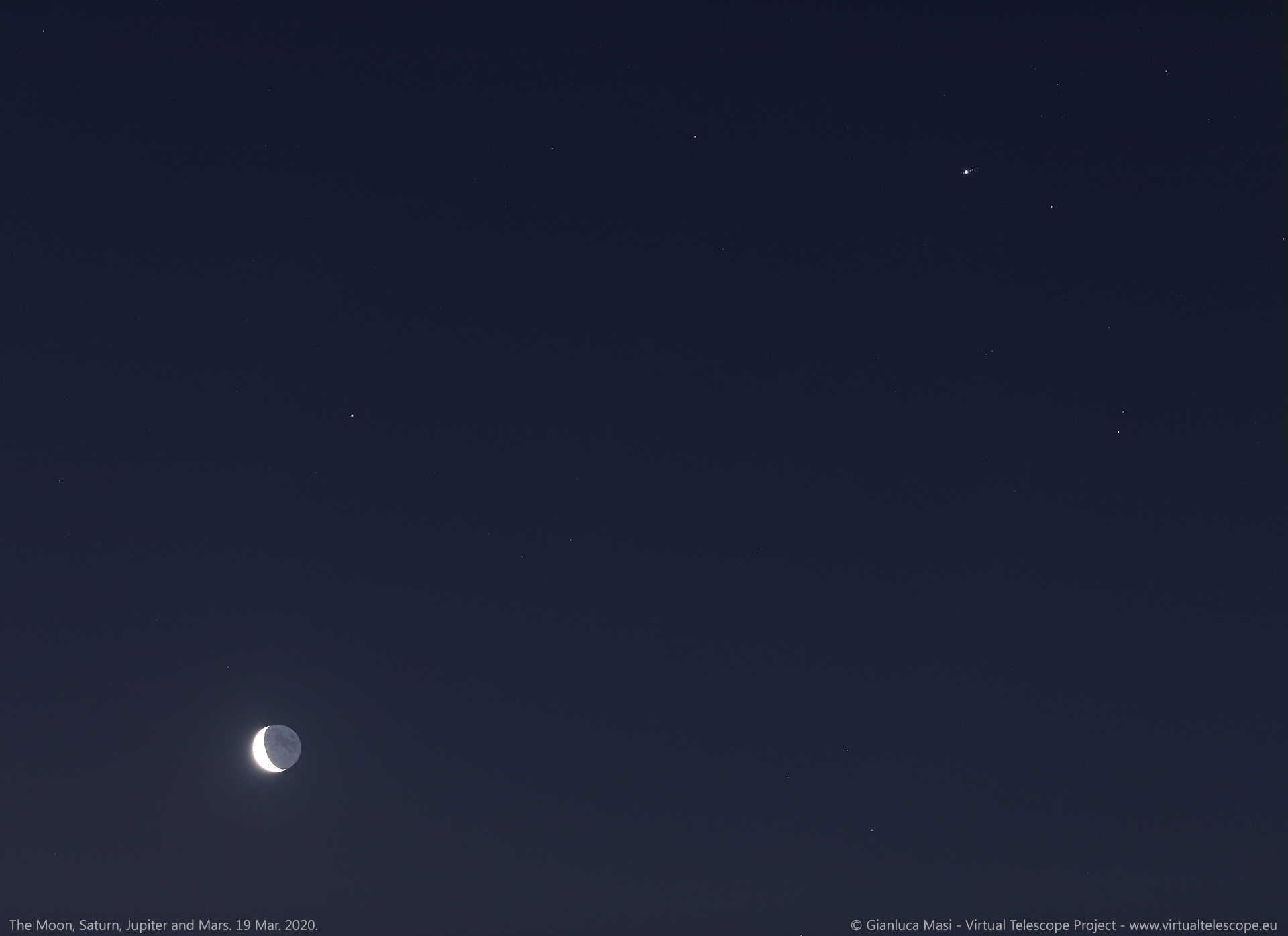 The Moon, Saturn, Jupiter and Mars shine at dawn. 19 Mar. 2020