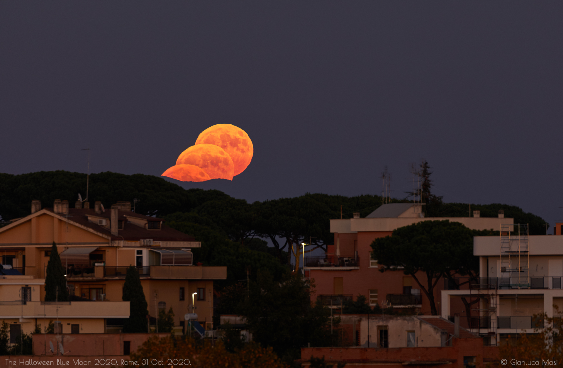 The lunar "Trick or Treat". Rome, 31 Oct. 2020.