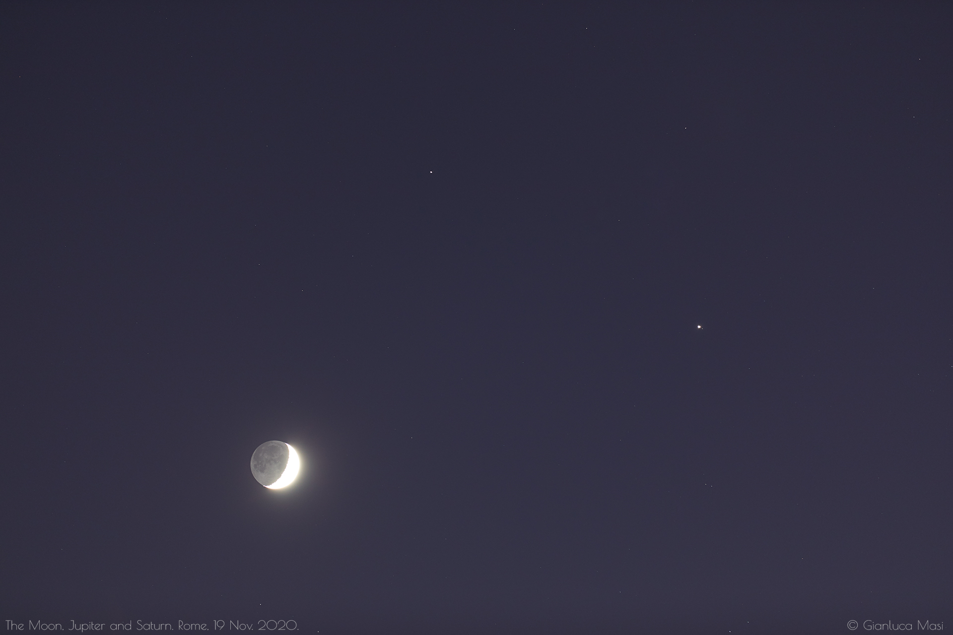 The Moon, Jupiter and Saturn. 19 Nov. 2020.