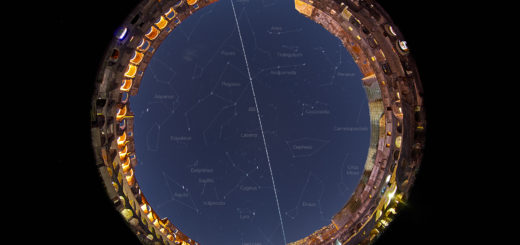 La Stazione Spaziale Internazionale attraversa le costellazioni che sovrastano il Colosseo. 6 dicembre 2021.