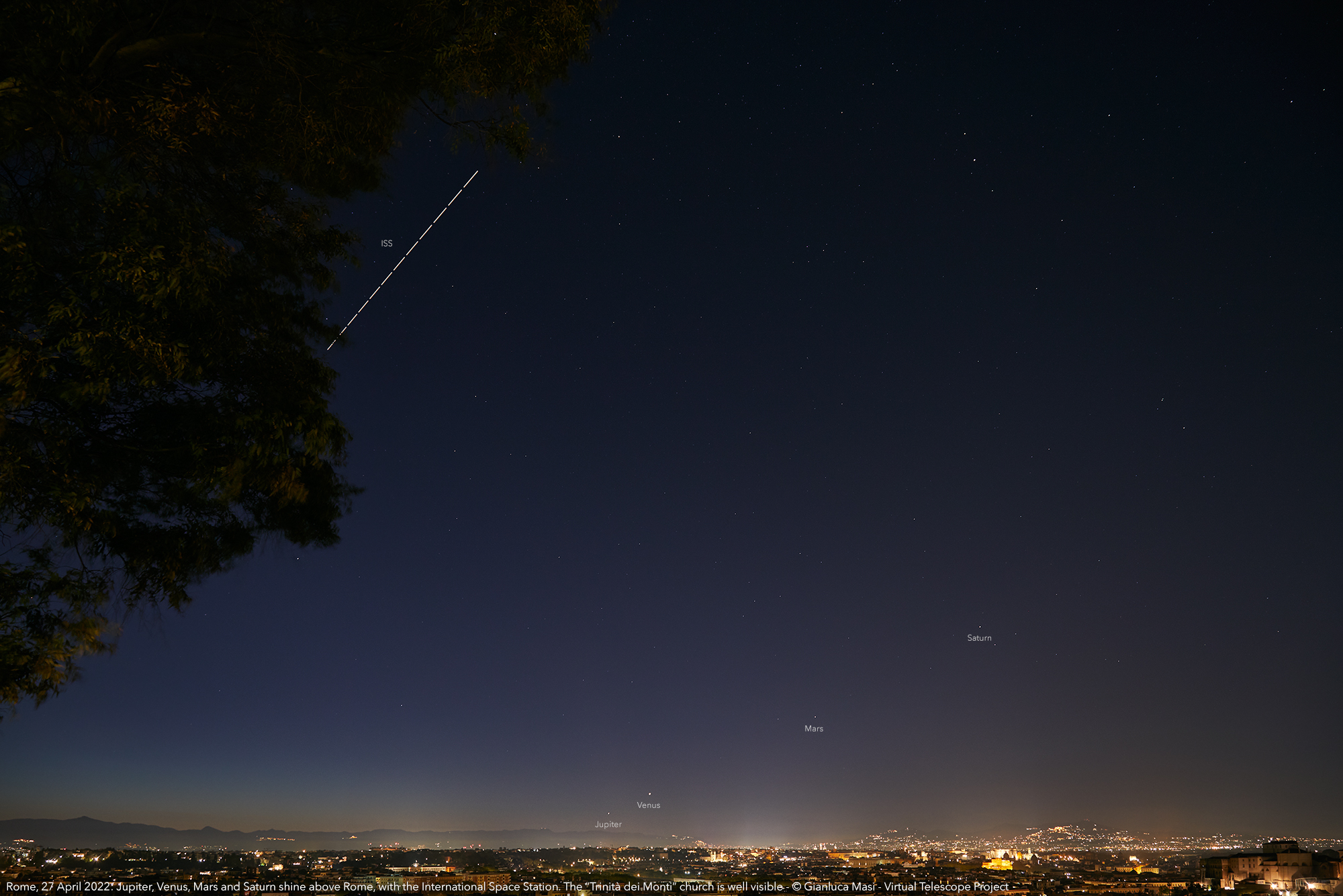 Planets Jupiter, Venus, Mars and Saturn shine with the International Space Station above Rome in the predawn hours. 27 Apr. 2022.