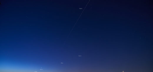 Planets Jupiter, Venus, Mars, Saturn and the Moon shine above Rome at dawn, while the Tianhe Chinese space station crosses the sky. 27 Apr. 2022.