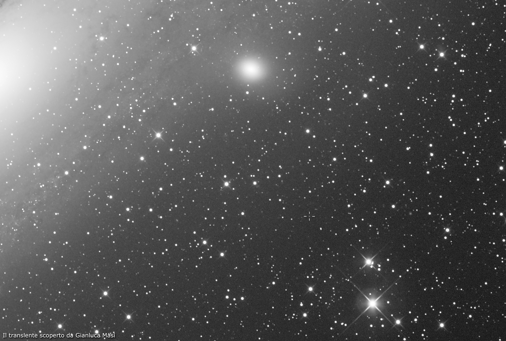 Il transiente scoperto da Gianluca Masi. La galassia ellittica al centro in alto è Messier 32, mentre sulla sinistra si nota il nucleo della grande Galassia di Andromeda (Messier 31).