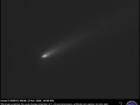 Comet C/2025 K1 ATLAS: the fragmentation of the nucleus is well visible, with likely three parts. 12 Nov. 2025.