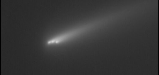 Comet C/2025 K1 ATLAS: several small nuclei are visible. 19 Nov. 2025.