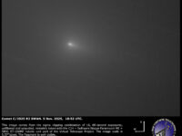 Comet C/2025 R2 SWAN: nucleus fragmentation. 5 Nov. 2025.