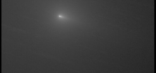 Comet C/2025 R2 SWAN: nucleus fragmentation. 5 Nov. 2025.